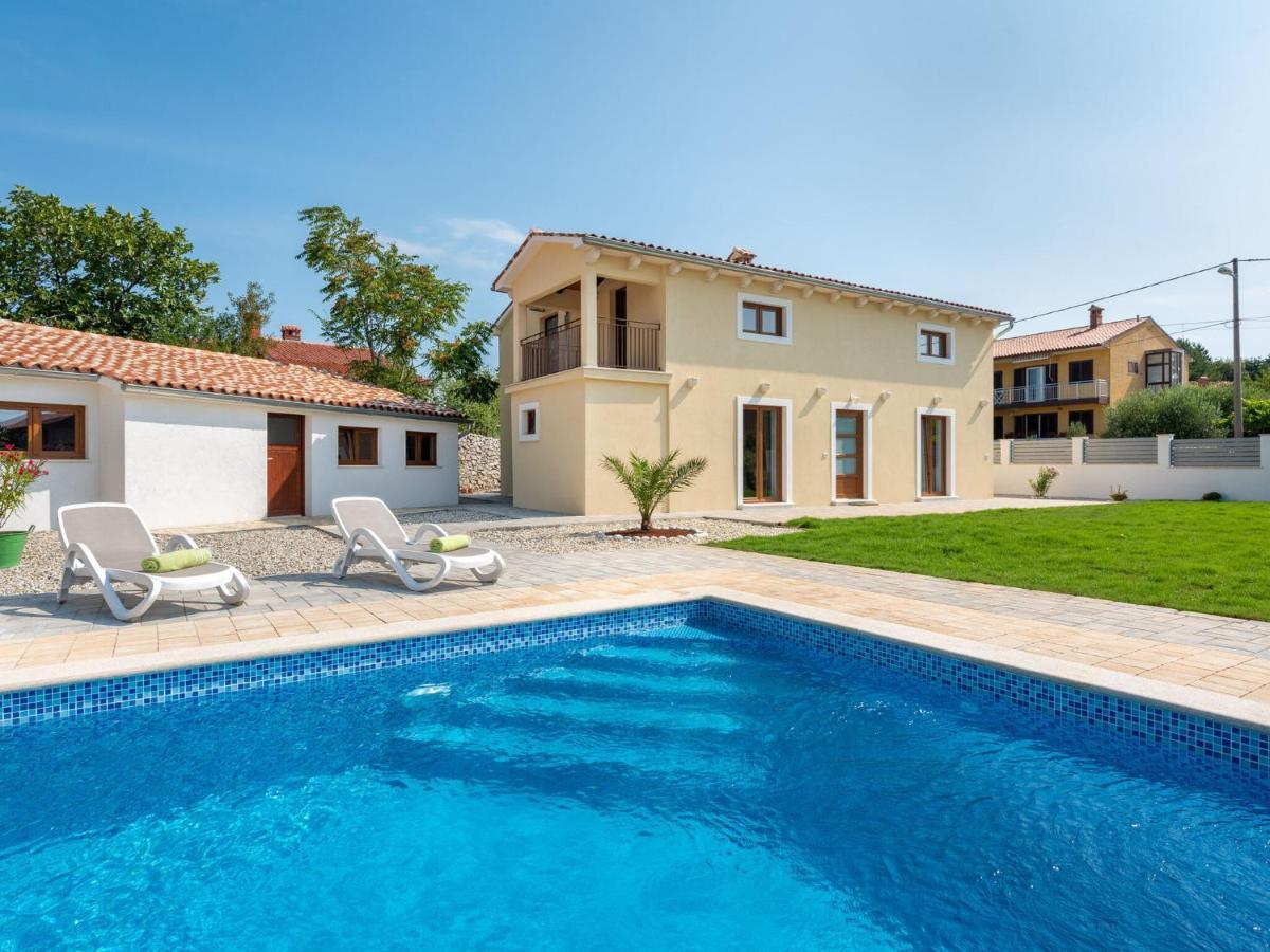 Tranquil Holiday Home In Labin With Private Swimming Pool Zewnętrze zdjęcie