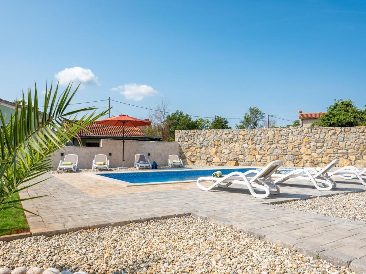 Tranquil Holiday Home In Labin With Private Swimming Pool Pokój zdjęcie